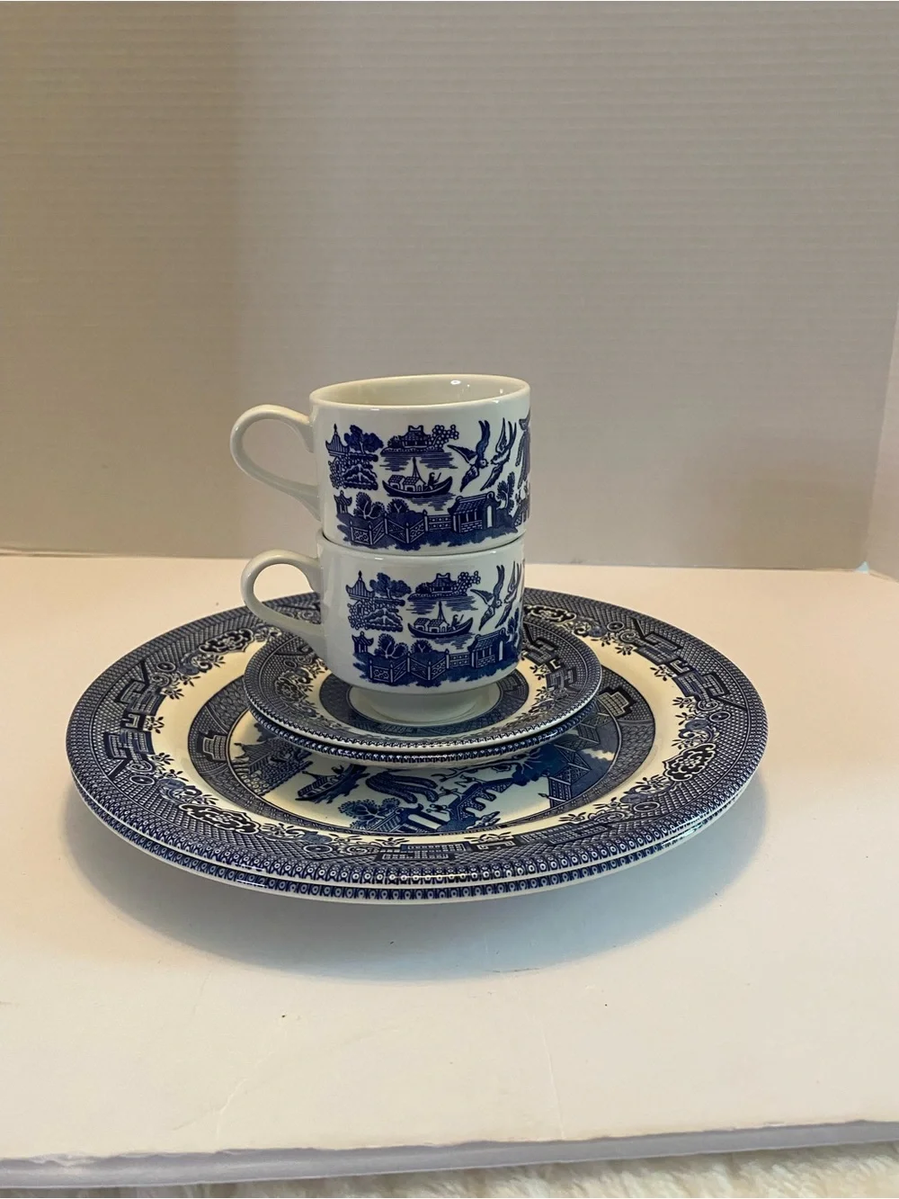 Churchill Blue Willow Pattern Table Plate Saucer & Cup Settings for Two